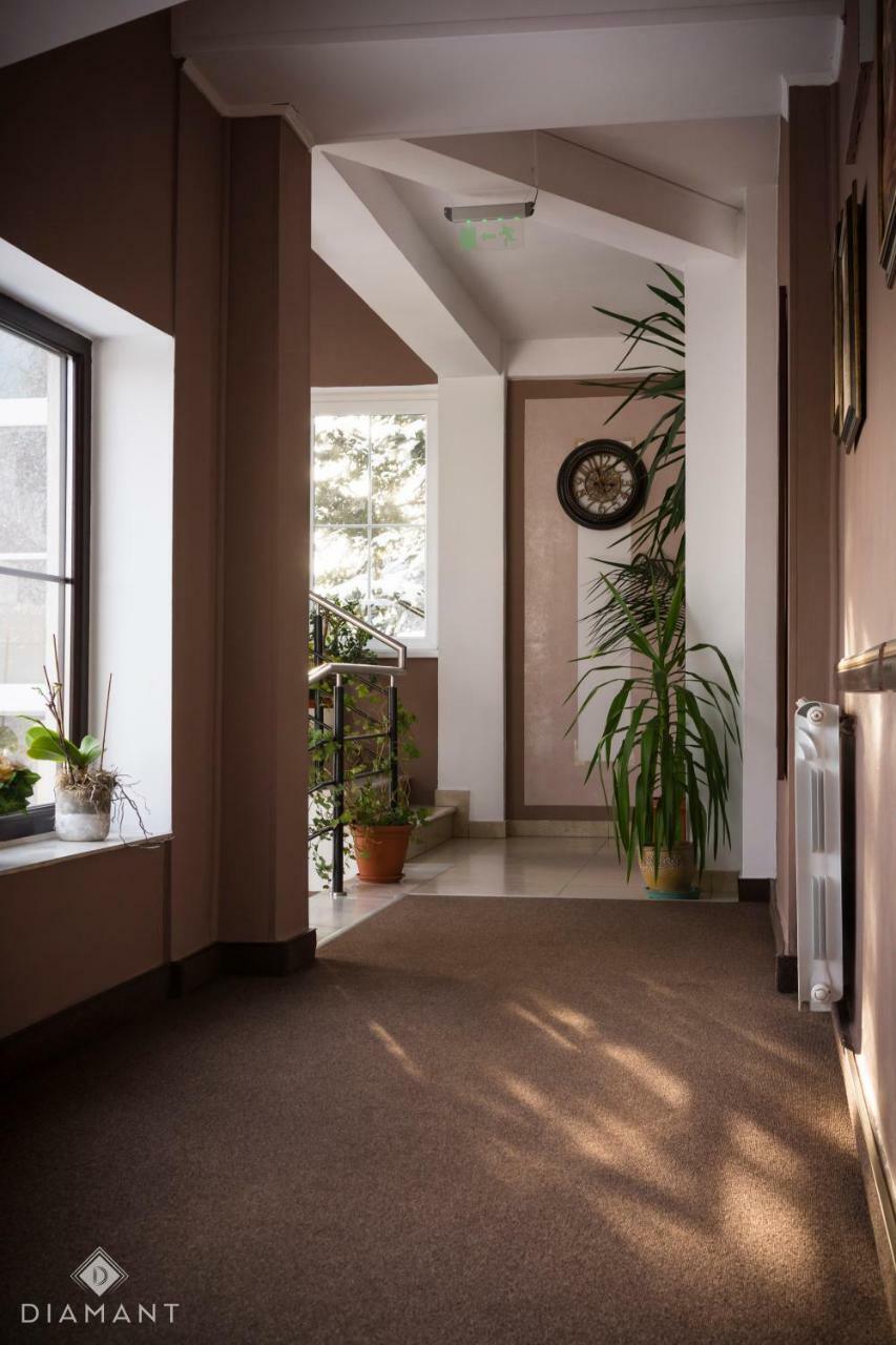 Pensiunea Diamant Ghimbav エクステリア 写真